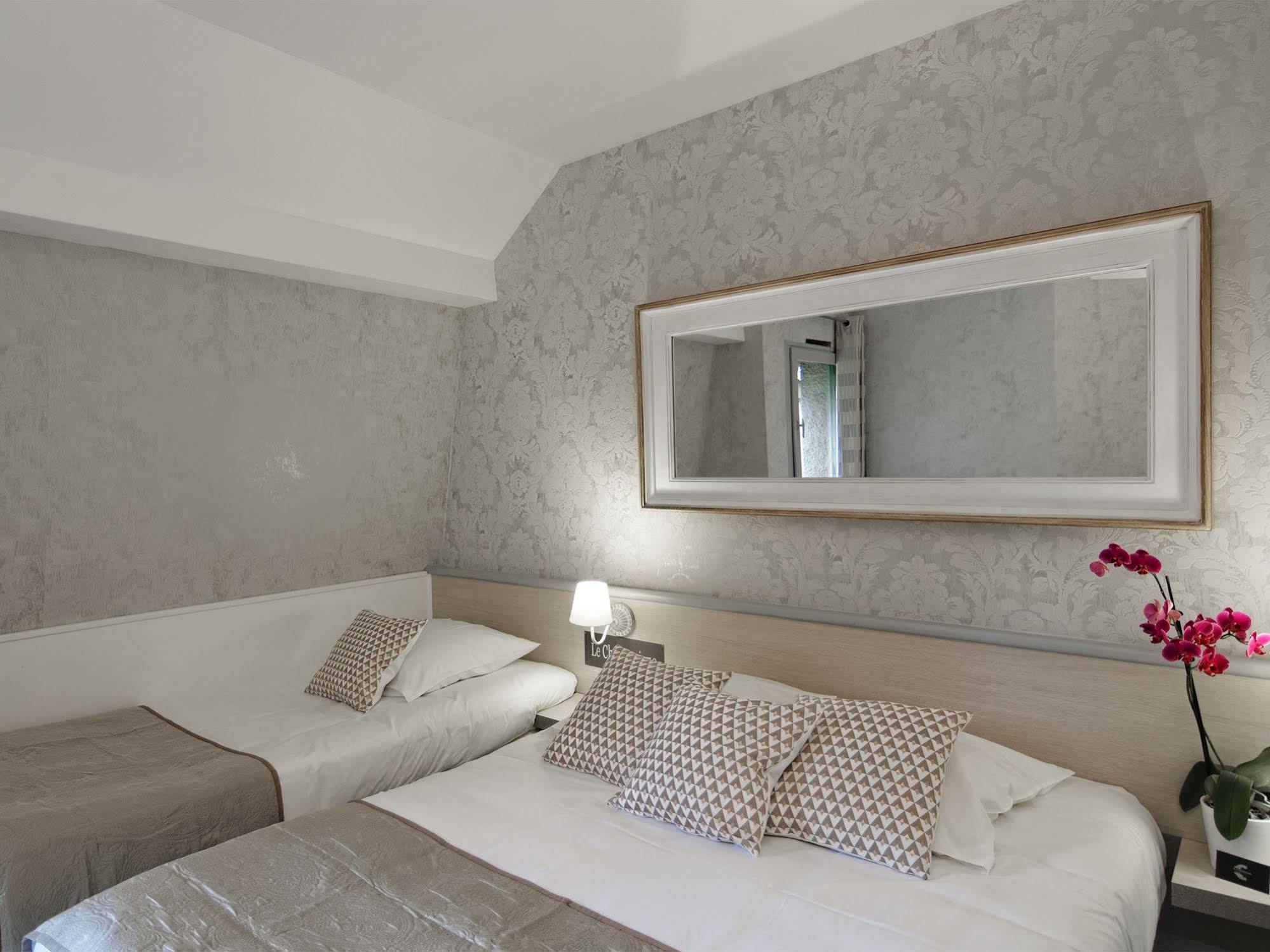 Hotel Le Chantereigne Les Noes-pres-Troyes Exterior foto